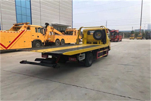 伽师非事故拖车